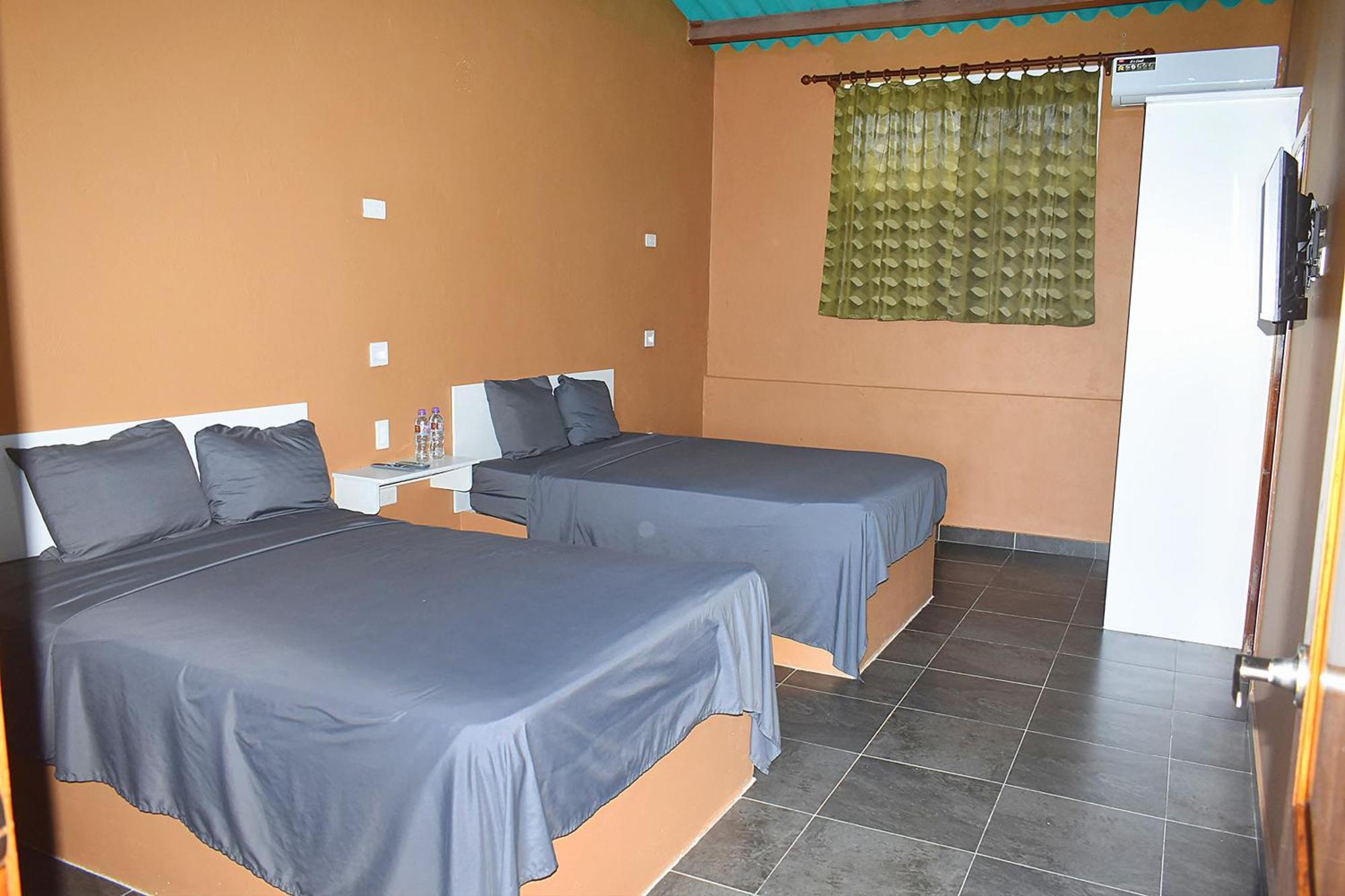 The Lookout Beach Hotel San Lorenzo Exterior photo